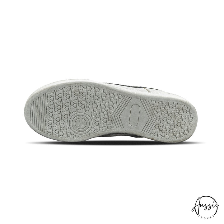 Mono Sneakers