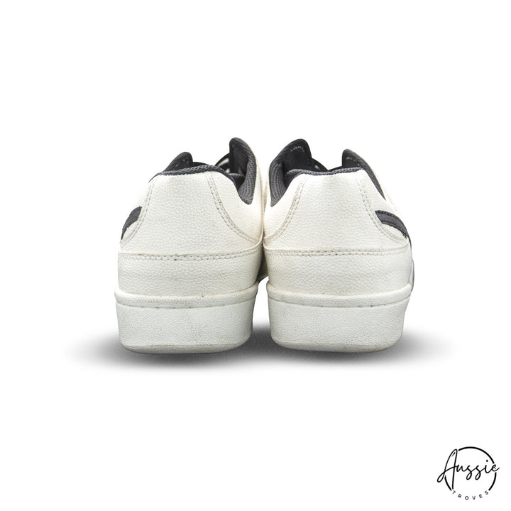 Mono Sneakers