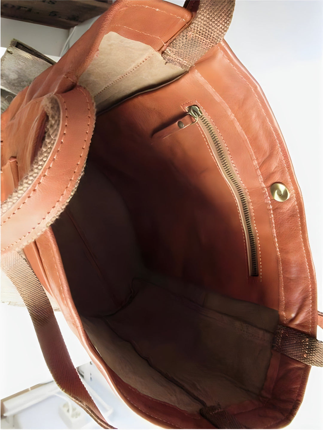 Handcrafted stylish leather bag